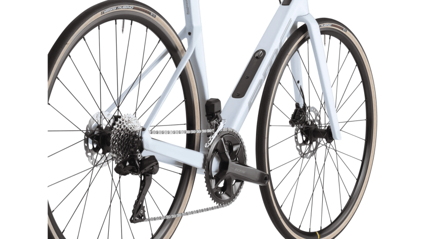 Vélo de route BMC Roadmachine Four Shimano 105 Di2 2024